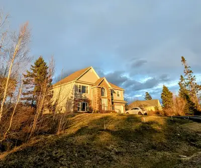 RENOs NEARING COMPLETION! AVAILABLE FOR VIEWINGS JULY 1ST 2025! This lovely executive split entry ho...