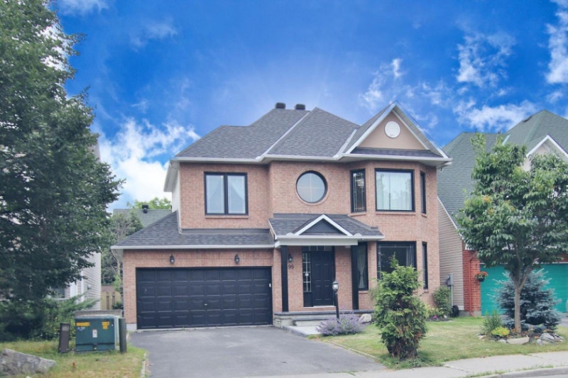 Furnished Barrhaven bedrooms Luxury House Immed or Aug, FEMALE Room