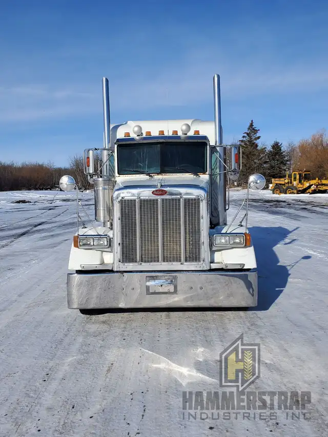 2004 PETERBILT 378 Sleeper Semi Truck w/ C15 Cat Engine in Heavy Trucks in Edmonton - Image 8