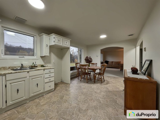 $475,000 - Bungalow for sale in Sutton — photo 3
