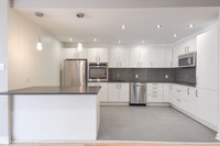 Semi-renovated Akelius one bedroom apartment for rent. Located near Sherbrooke in the Downtown - McG... (image 2)