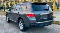 WE ARE CANADA'S MOTORS PLACE :) 2011 TOYOTA HIGHLANDER w/ 205,709 km !!!! 3.5L V6 270HP NO ACCIDENTS... (image 2)