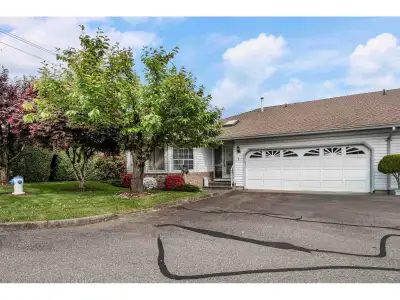 Welcome to Creekside Park, a highly desirable 55+ gated community in Central Abbotsford. This beauti...