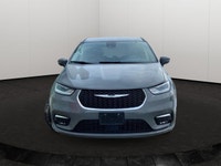 This Chrysler Pacifica has a powerful Regular Unleaded V-6 3.6 L/220 engine powering this Automatic... (image 5)