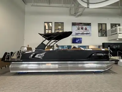 Check out our 2025 Vetta Elegans 25 QLS powered by a Mercury 300L Verado 5.44” 1.85 Cambered Skeg. T...