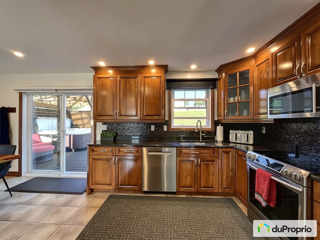 $750,000 - Bungalow for sale in Magog — photo 2