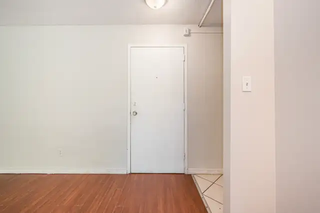 3 Bedroom Student Units Minutes From Laurier! - $500 Gift Card!! in Room Rentals & Roommates in Kitchener / Waterloo - Image 6