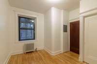 Akelius two bedroom apartment for rent. Located near Claremont in the Notre-Dame-De-Grace neighborho... (image 3)
