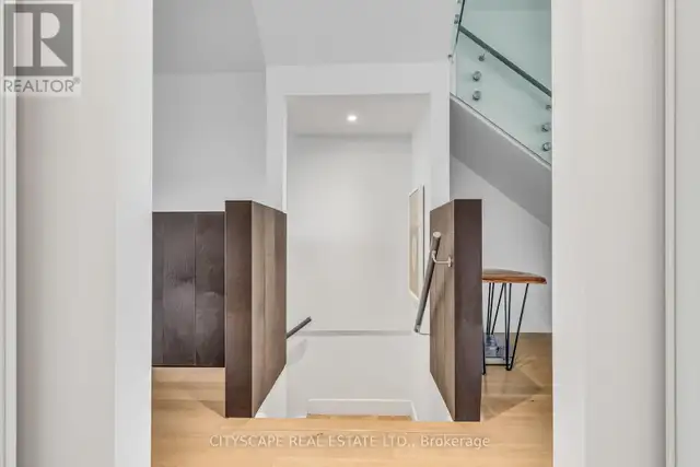 UPPER - 61 EDWIN AVENUE Toronto (Dovercourt-Wallace Emerson-Junc in Long Term Rentals in City of Toronto - Image 7
