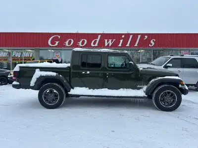 The 2022 Jeep Gladiator Overland is a bold and versatile midsize pickup designed for drivers who wan...