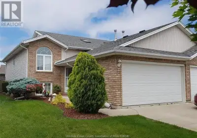 AVAILABLE FOR IMMEDIATE OCCUPANCY: VERY CLEAN & COMFORTABLE NEWER BRICK 1,100 SQ. FT 2 BDRM 1 BTHRM...