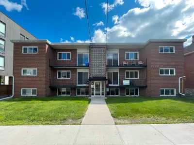*2 units available Unit 3 available immediately Unit 4 available for Sept 1st 2 bed, 1 bath lower le...
