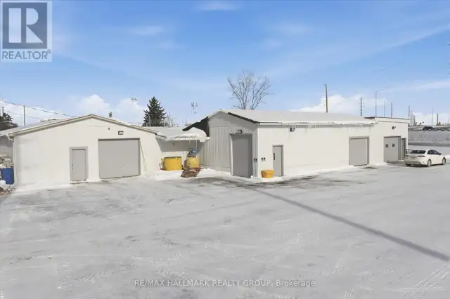 2 - 1215 RAINBOW STREET Ottawa, Ontario in Commercial & Office Space for Rent in Ottawa - Image 2