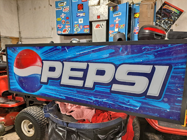 Light up Pepsi sign in Arts & Collectibles in Bedford