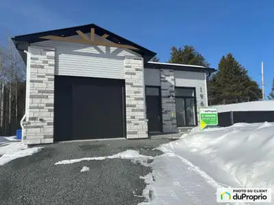 **Occupation rapide possible** Construction neuve (décembre 2022) garantie GCR. Propriété impeccable...