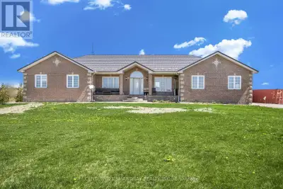 Welcome to 7299 Fifth Line, 5 Minutes east to Arthur & 20 Minutes west to Orangeville Hwy 109 Recent...