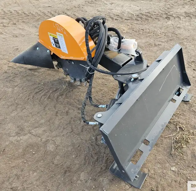 NEW SKID STEER HYDRAULIC SWING STUMP GRINDER SG1308D in Heavy Equipment Parts & Accessories in Regina - Image 4