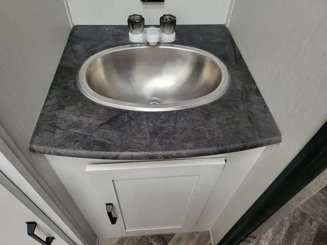 2024 Palomino PUMA 29 TH in Travel Trailers & Campers in St. Albert - Image 33