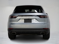 TThis 2021 Porsche Cayenne is a local Ontario vehicle that combines Porsche's legendary driving dyna... (image 5)