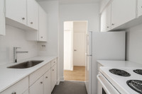 Semi renovated one bedroom, Yonge and St. Clair - ID 2478