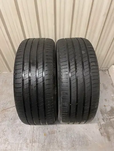Nice pair of Michelin Latitude Sport 3 summer tires. 2 x 255/45/20 6/32nd tread remaining You can re...