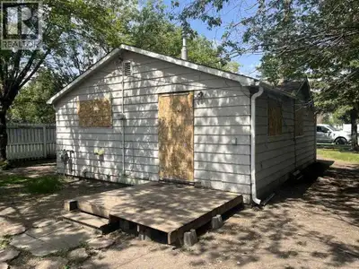 Fixer upper available for quick possession. Are you handy with home repairs? Do you have friends tha...