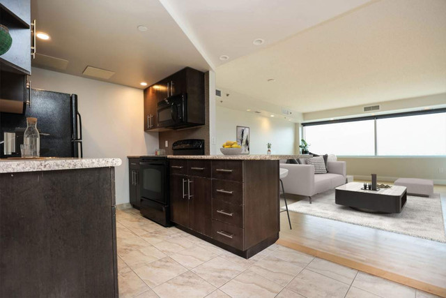160 Smith - 2 Bedroom 2 Bath Apartment for Rent in Long Term Rentals in Winnipeg - Image 2