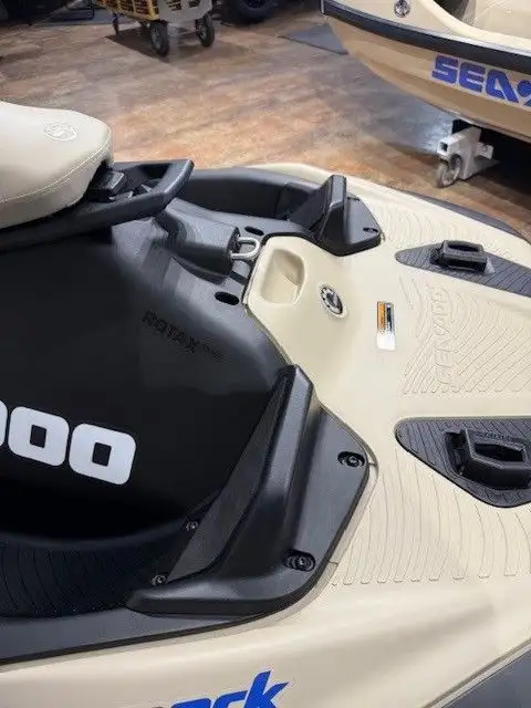 2025 Sea Doo Spark Trixx 1 UP w/Sound in Personal Watercraft in St. Albert - Image 6