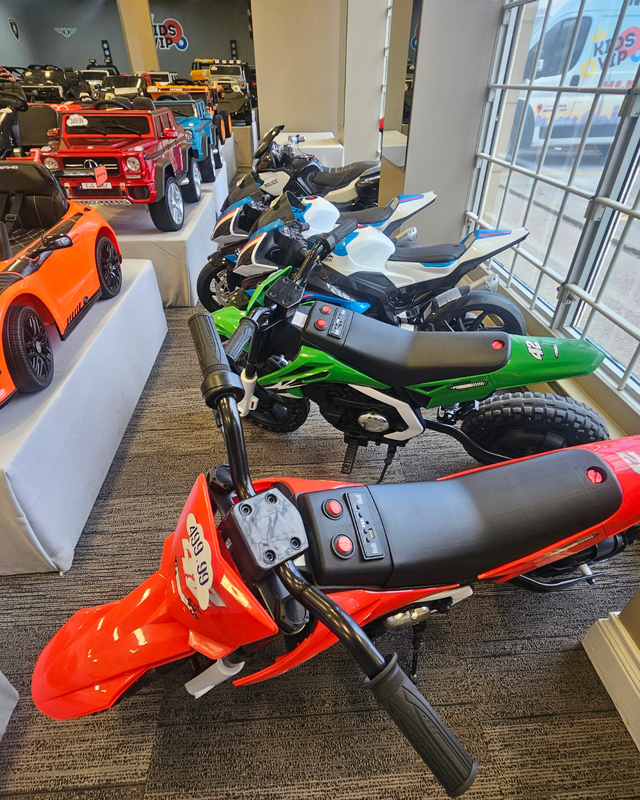 Luxury Kids Ride-On Cars – Rubber Wheels, Leather Seats & Remote in Toys in City of Toronto - Image 4