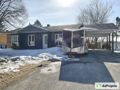 Plain-pied quartier paisible (Vanier) Chicoutimi-Nord à proximité des parcs et écoles, parfait pour...