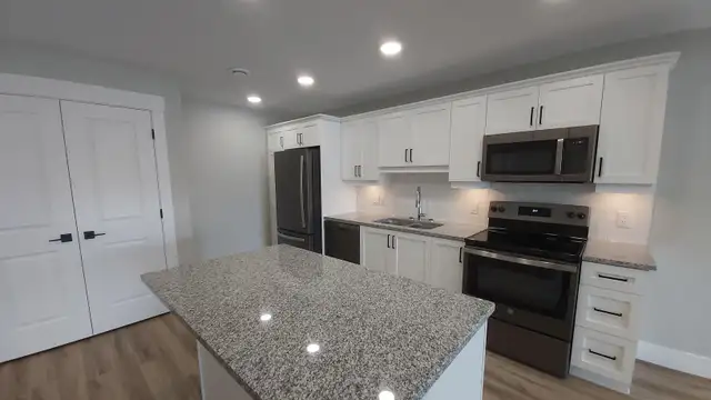 1Bed/1Bath, Uptown Near Shopping/Restaurants, 303-40 Patience Ln in Long Term Rentals in Fredericton - Image 5