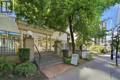 Excellent opportunity to lease 972 sq. ft. of commercial space in a highly accessible downtown Vanco...