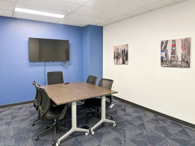 Rent a large office space for 50 persons in 11th Ave in Commercial & Office Space for Rent in Regina - Image 16