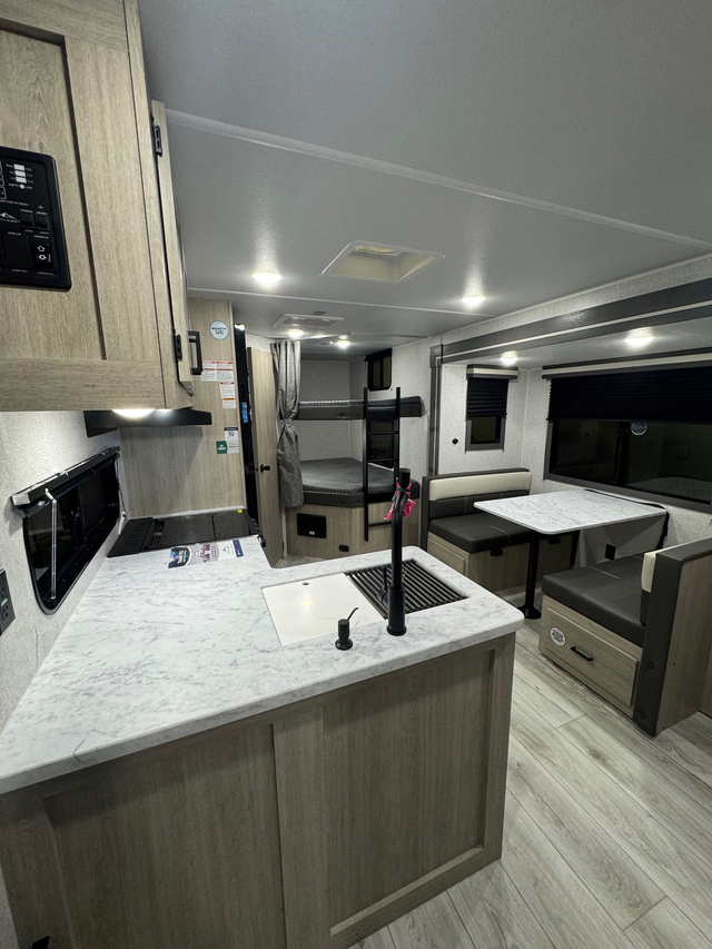 2026 FOREST RIVER DELLA TERRA 241BH in Travel Trailers & Campers in Regina - Image 11
