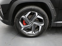 The Hyundai Tucson Hybrid combines bold styling with outstanding fuel efficiency and smooth, quiet p... (image 4)