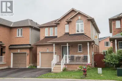 Welcome to this beautifully maintained detached two-storey home offering 3 spacious bedrooms and 3 b...