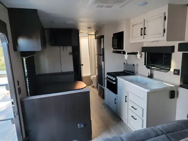 2022 JAYCO JAYFLIGHT 264BH TRAVEL TRAILER WITH BUNKS in Travel Trailers & Campers in Grand Bend - Image 8