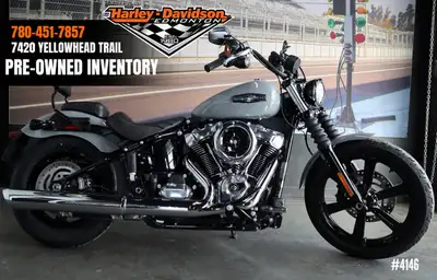 Inlcudes Quick Detach Passenger Backrest. Talk with us about financing - we've got options! 2025 Har...