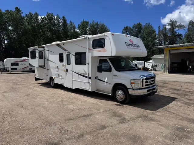 2011 Sunseeker 3120CD Class C Motorhome - Ford F-450 Super Duty in RVs & Motorhomes in Edmonton - Image 4