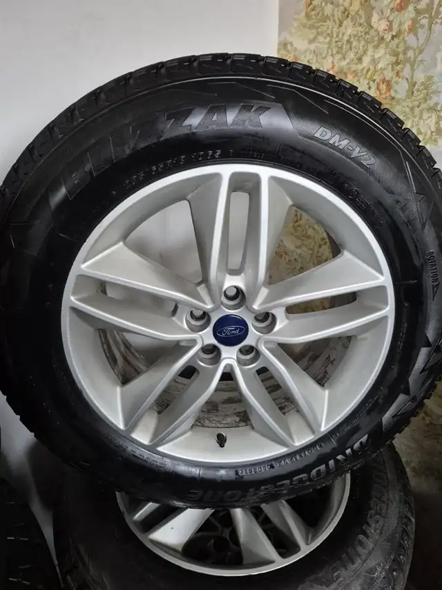 Ford EDGE KIT MAG ET PNEUS 18 BLIZZAK 2019 in Cars & Trucks in St-Georges-de-Beauce - Image 2