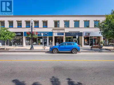 Prime 855 sq ft second floor office space in the heart of downtown Oakville in a boutique, well main...