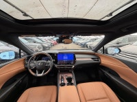 The RX 350h Luxury is designed for those who prioritize a serene cabin environment and advanced digi... (image 7)