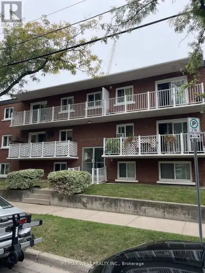 102 - 2365 MARINE DRIVE Oakville (BR Bronte), Ontario