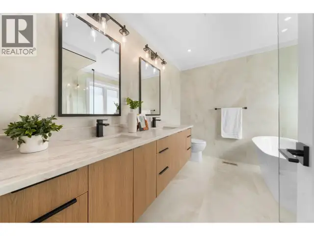 1511 BURRILL AVENUE North Vancouver, British Columbia in Houses for Sale in North Shore - Image 26