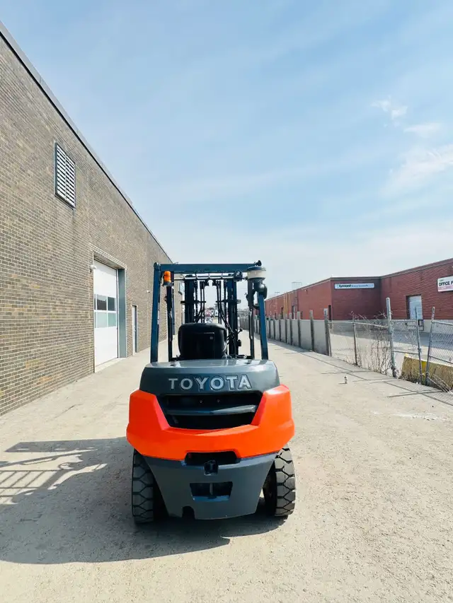 2018 Toyota DIESEL OUTDOOR Forklift with 8000 LB Cap side-shift  in Heavy Equipment in Mississauga / Peel Region - Image 5