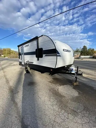 2026 Sunlite 19BH Bunkhouse WE WILL BEAT ANY PRICE ON AN IDENTICAL MAKE AND MODEL FINANCING & EXTEND...