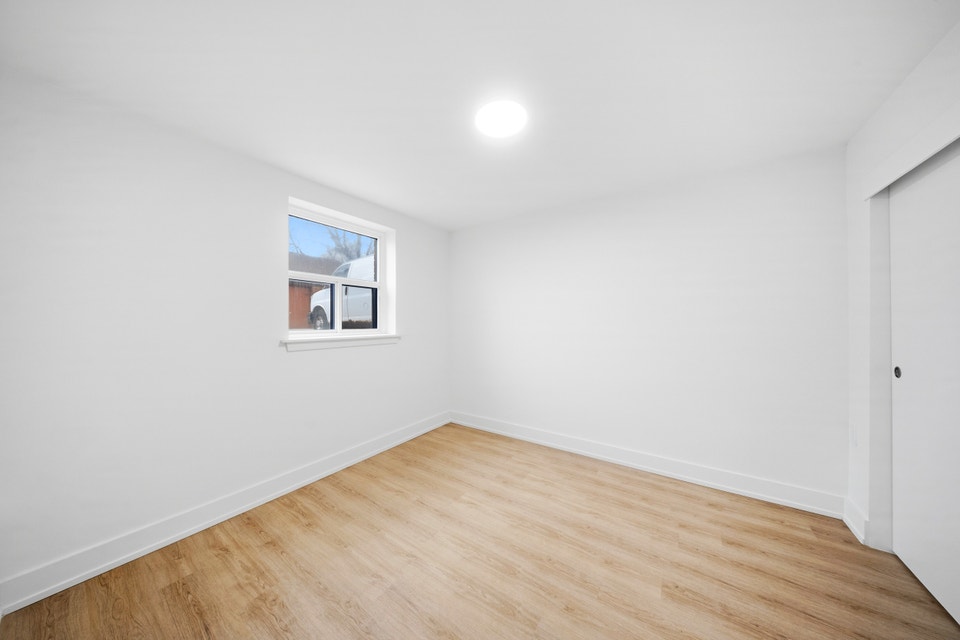 GORGEOUS 2 BEDROOM EAST YORK APARTMENTS! 4