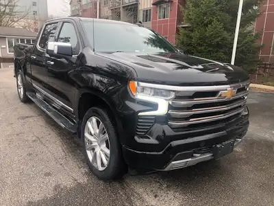 2022 chevrolet silverado high country 6.2 v8 4x4 - loaded loaded loaded- new tires - new front brake...
