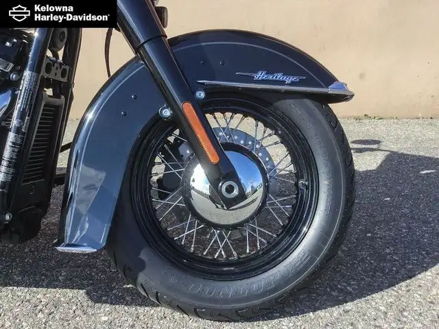 2018 Harley-Davidson FLHC - Softail Heritage Classic in Street, Cruisers & Choppers in Kelowna - Image 9