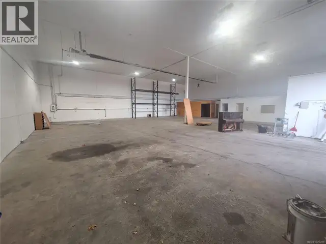 C 690 Comox Rd Nanaimo, British Columbia in Commercial & Office Space for Rent in Nanaimo - Image 8